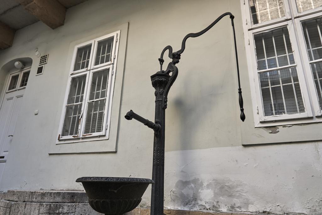 Károlyi Garden | hostAID Apartamento Budapeste Exterior foto